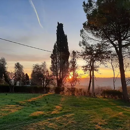 Ginevri, La Immersa Nel Apartmán