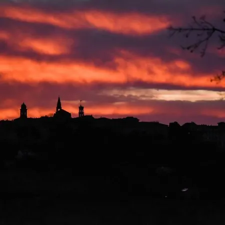 Ginevri, La Immersa Nel Apartmán Mondavio