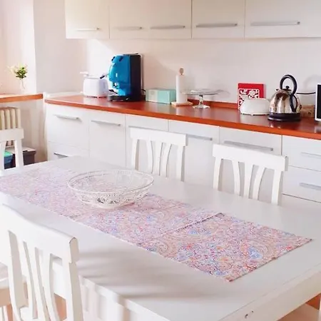 Apartament Ginevri, La Immersa Nel