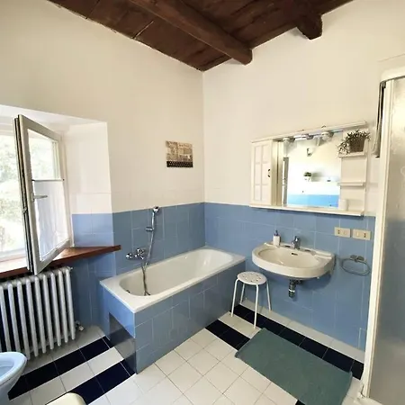 Ginevri, La Immersa Nel Apartament Mondavio