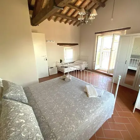 Ginevri, La Immersa Nel Mondavio