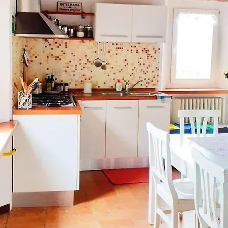 Ginevri, La Immersa Nel Apartmán Mondavio