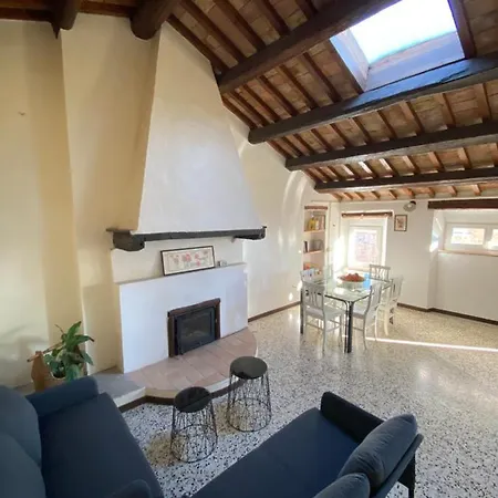 Ginevri, La Immersa Nel Mondavio