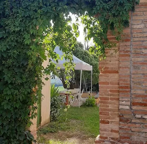 Lägenhet Ginevri, La Immersa Nel Mondavio